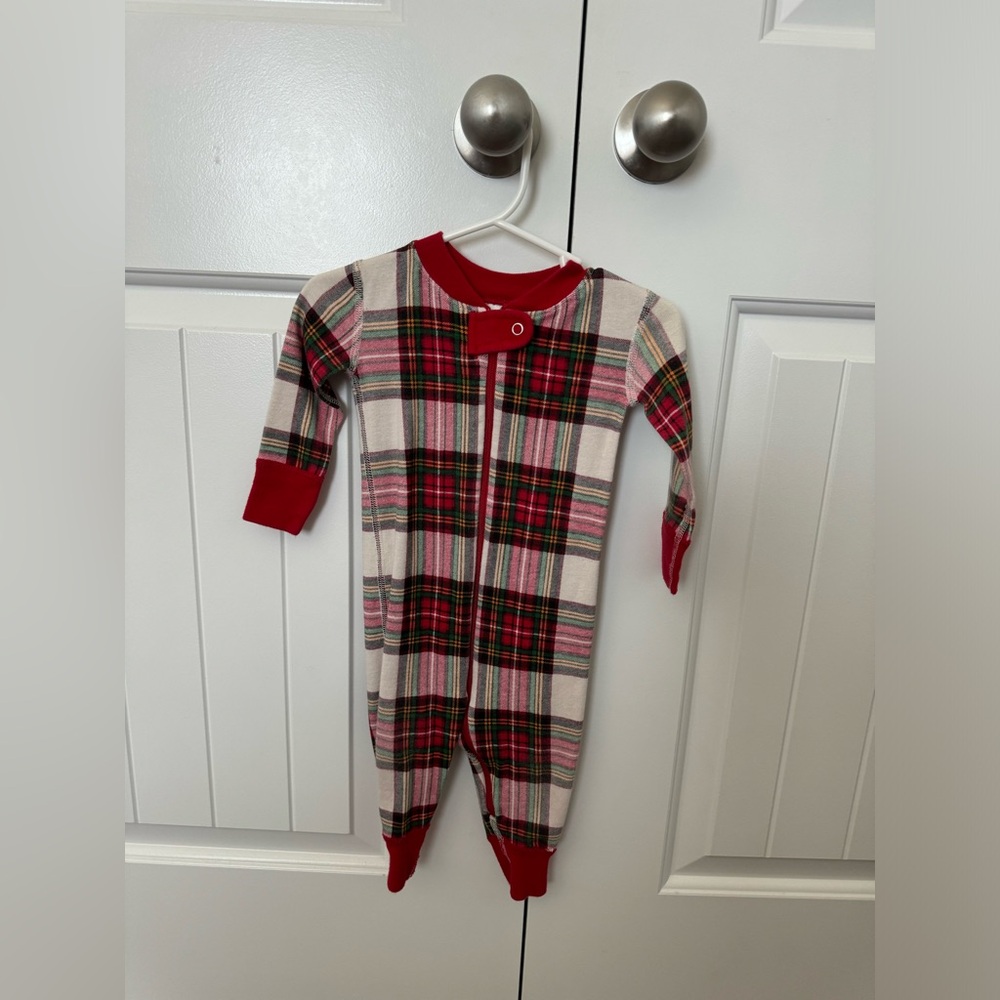 Hanna Andersson 6-12 months Christmas Plaid Zipper Sleeper